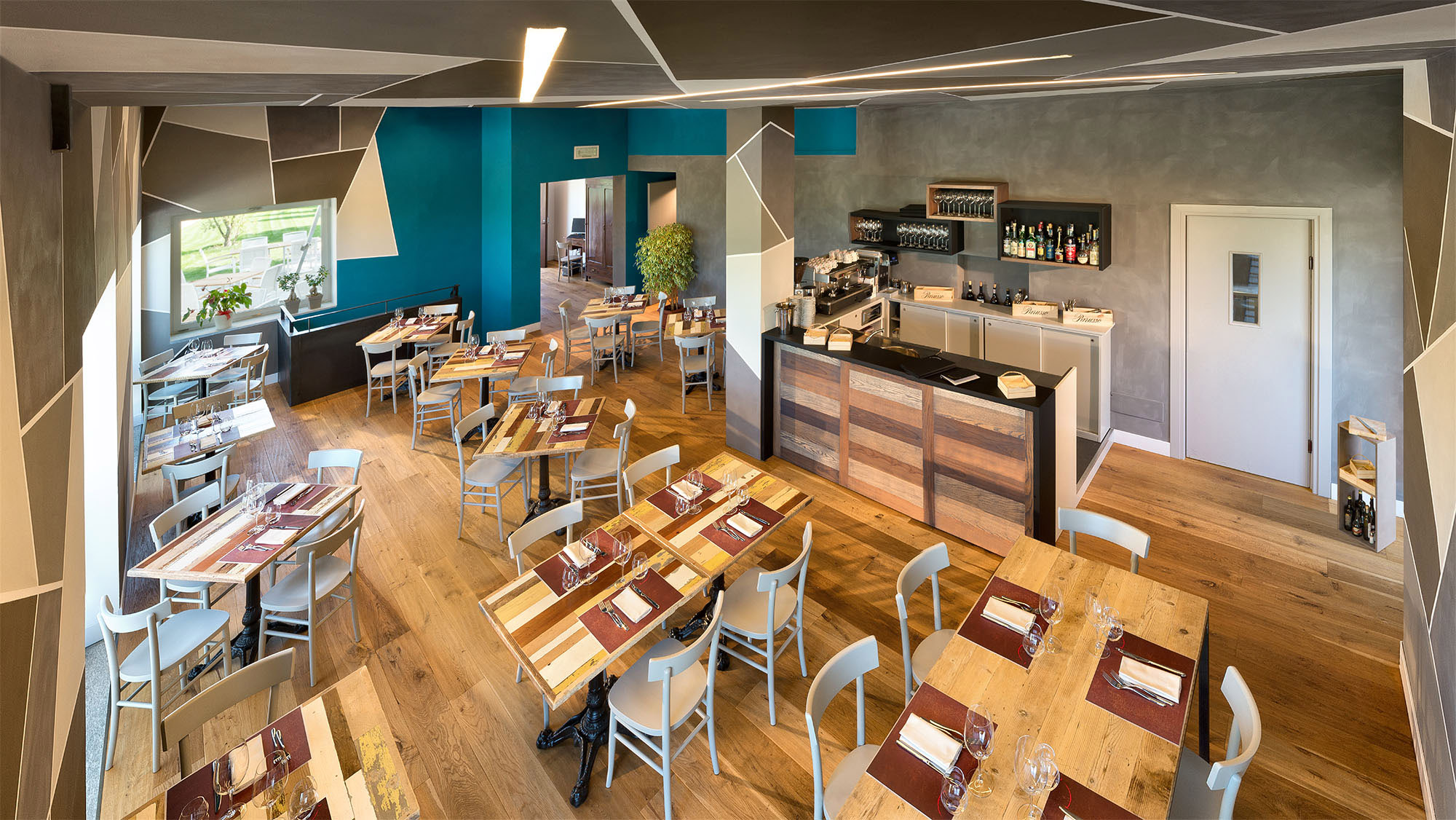 Come arredare un ristorante. amazing tavoli e sedie per bar con ... Arredare un ristorante